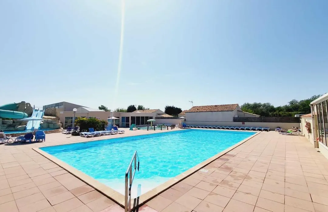 Le Costa Gloria - 400 mtres de la plage - Sud Nantes Camping de la Prairie-1