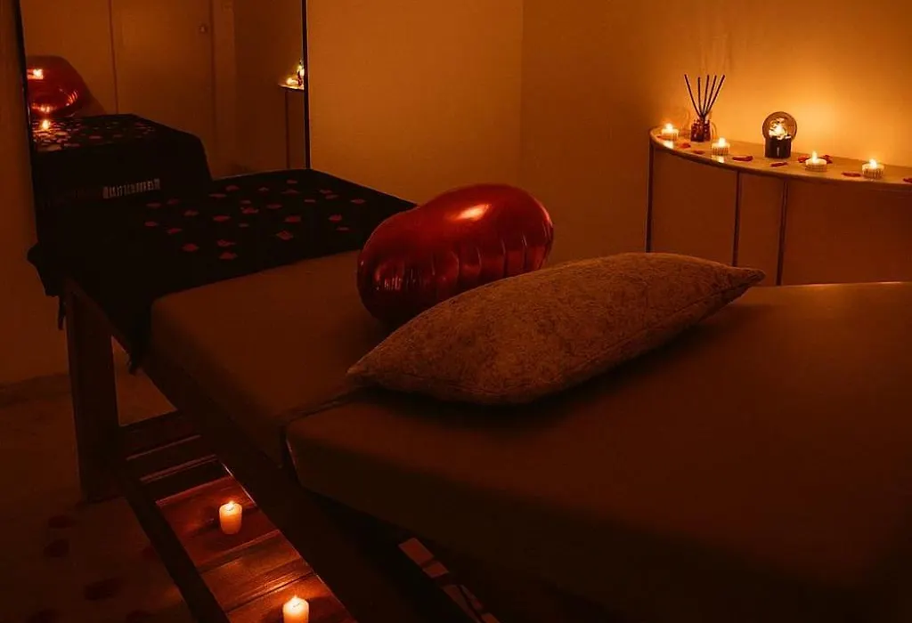 Love Room Royan-1