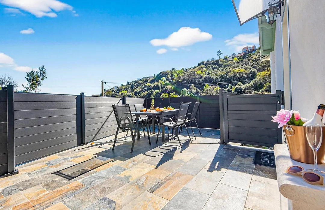 ACACIAS - Agréable appartement dans maison - Menton - Parking privé-1