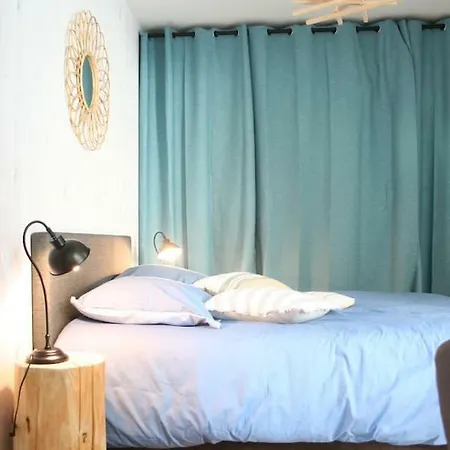 Superbe Maison 4 Personnes Entre Le Port Et Le Centre, Cour Privative, Wifi & Netflix Gratuits-3