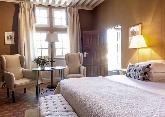 Hotel Baumaniere Les Baux De Provence