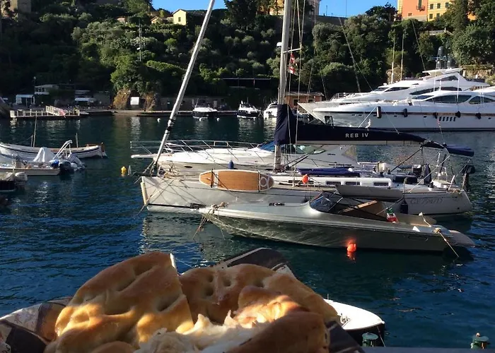 Pieds dans l'eau à Portofino by PortofinoVacanze