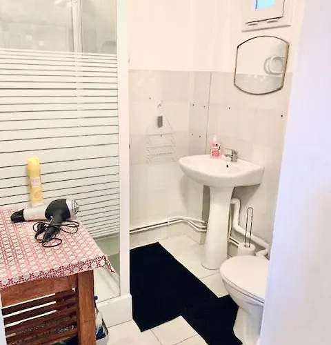 MAISON 2 CHAMBRES - LILLE - 4 PERS - 300m METRO