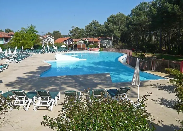 Maisonnette mitoyenne 2 étoiles paisible piscine océan lac vélo marche idéal pour tous