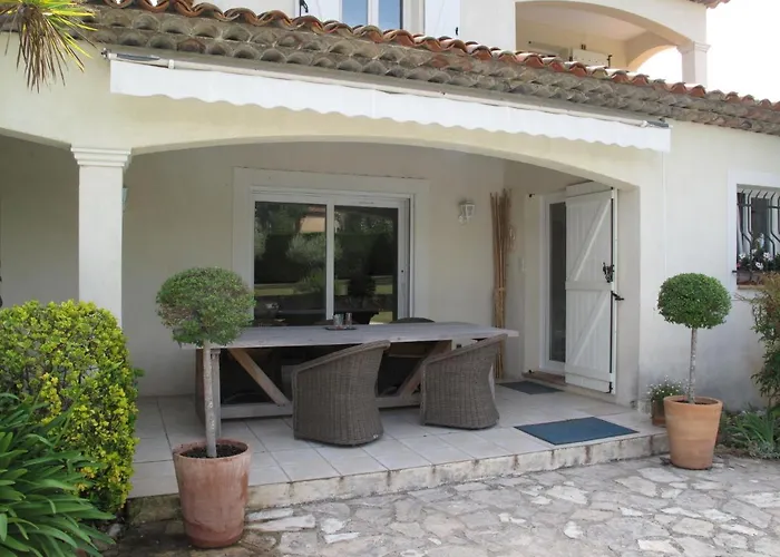 Holiday Home Les Piboules - Lli150