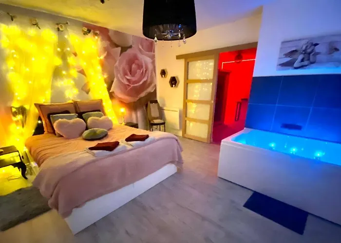 COSY&SPA Appartement Luxe JACUZZI SAUNA Suite Cristal
