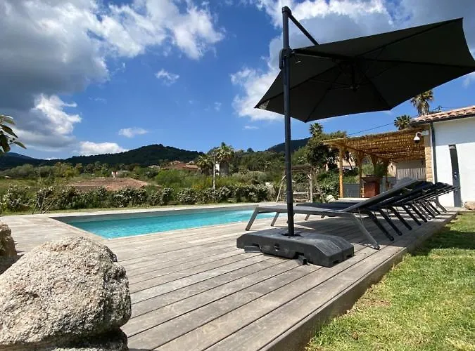 Villa de charme avec piscine à Ajaccio
