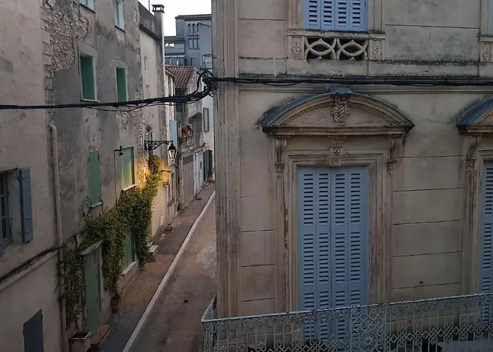 La Maison Entre Les Arenes Et La Gare