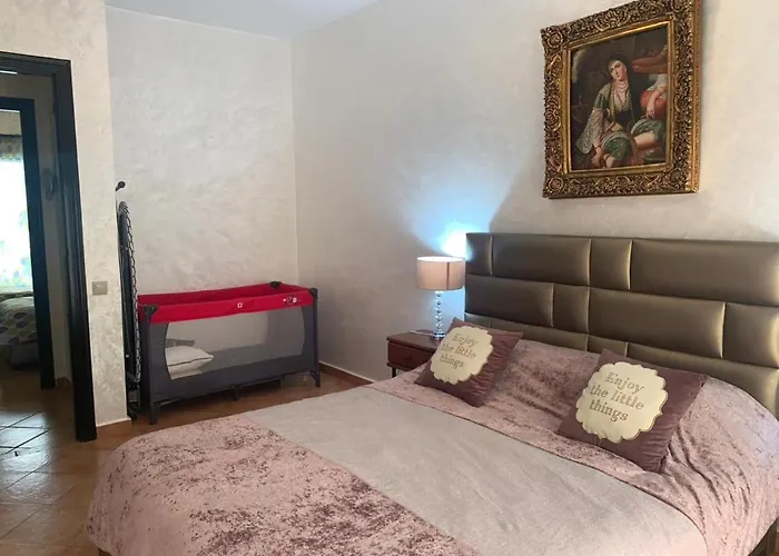 Villa avec piscine privée près de Casablanca Maroc