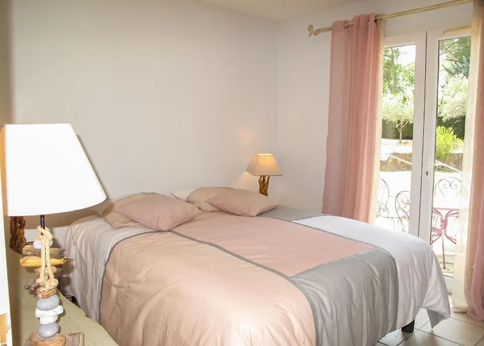 Holiday Home Les Piboules - Lli150