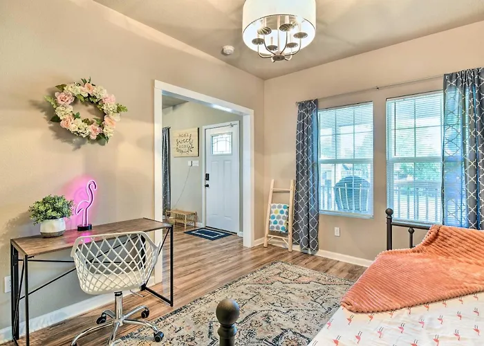 Charming San Antonio Home ~ 4 Mi To Downtown