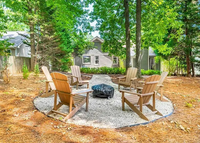 Cozy Boho Kildaire Farms Home- Near Downtown