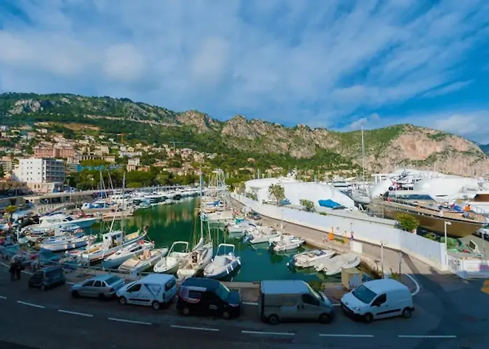 Best Beaulieu Location, Stylish Port View