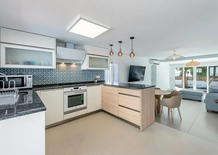 New Charming House 150 Meters From The Beach