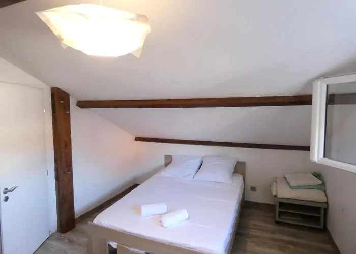 Maison moderne et spacieuse avec piscine
