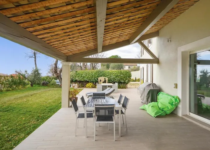Amazing Home In La Gaude With House Sea View