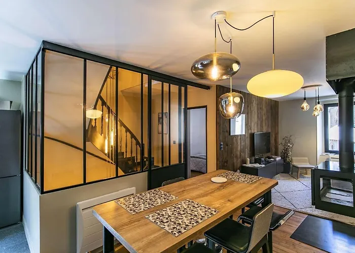 Maison spacieuse au centre de Cauterets, avec terrasse, garage, et proche commodités et télécabines. - FR-1-401-260