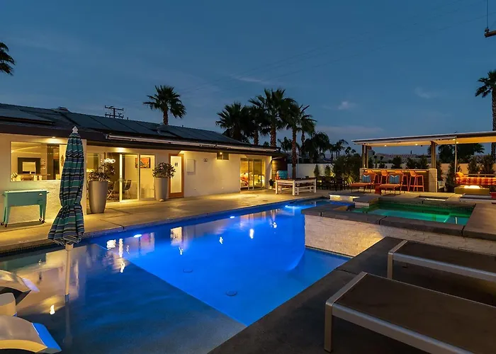 Luxury Desert Oasis
