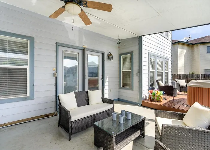 San Antonio Home W/ Private Hot Tub + Pool!