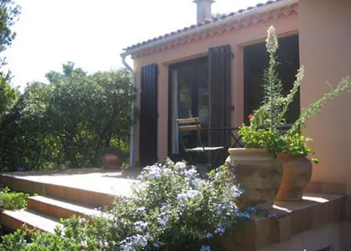 Villa Les Quatre Vents Mit Traumhaftem Meerblick
