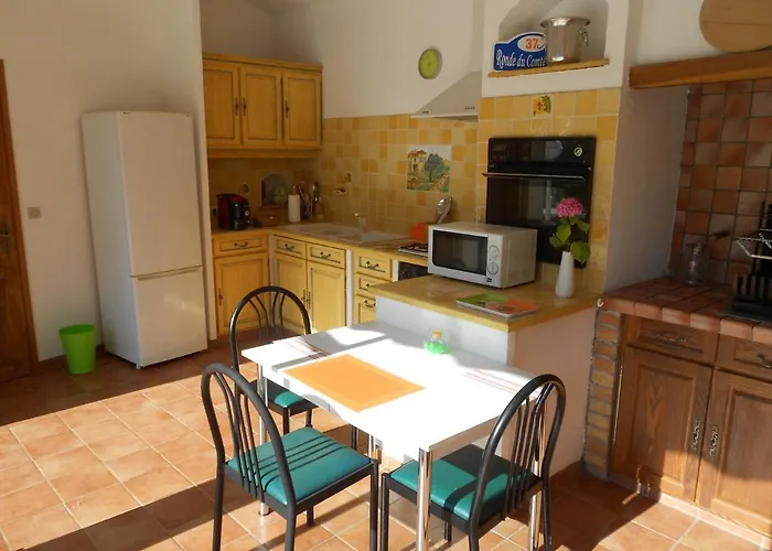 VILLA AVEC PISCINE PRIVATIVE et EXCLUSIVE avec PARKING