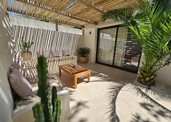 Le Clos des Délices - Love Room - Chambre avec spa, terrasse et parking privatif