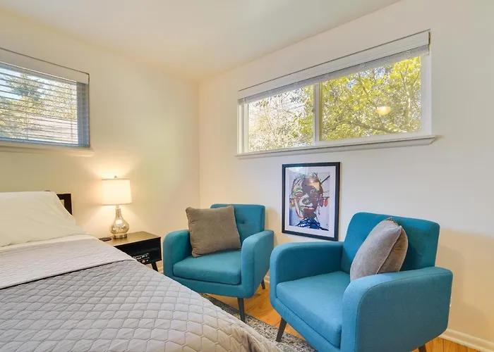 Hot Tub, 5 Mi To Dtwn! Newly Updated Seattle Home