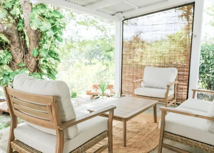 Tamarin Bay Coastal Villa