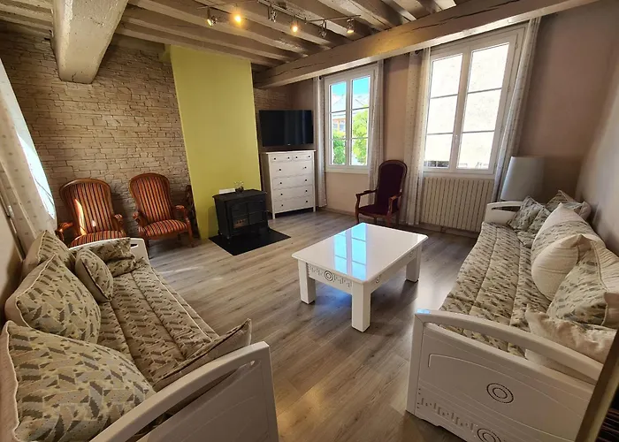 Maison de ville cosy à Orléans avec parking, proche commerces et loisirs - FR-1-590-245