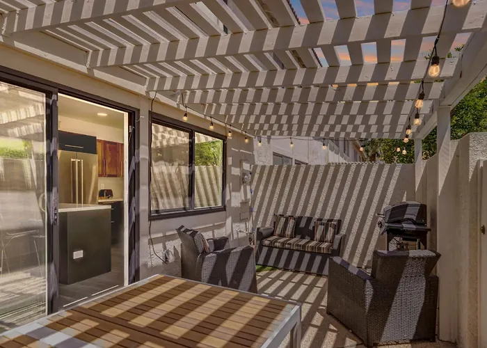 \\Golf And Couples Oasis// Midcentury W/6 Pools Hot Tub