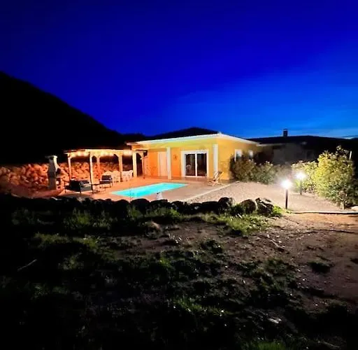Très belle villa au calme avec piscine à Sagone