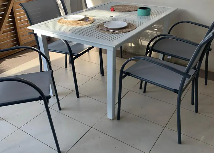 Charmante petite maison dans résidence avec piscine chauffée à 600 m de la plage