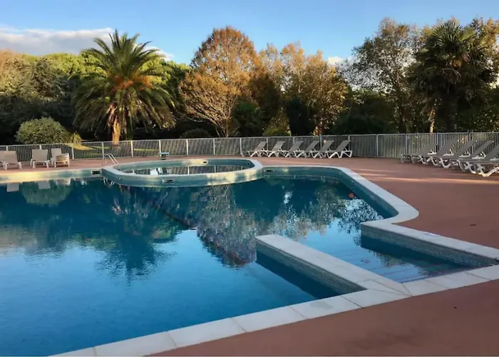 Very Quiet House With Shared Swimming Pool