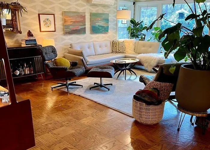 Swanky Midcentury Ranch