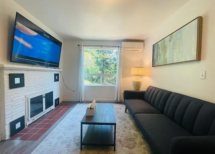 Super Privacy Lakeshore Forest Home With Air Conditioners At Haller Lake