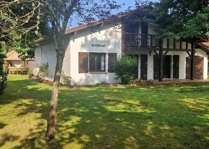 Villa 12 personnes Avec piscine et vélos Proche océan