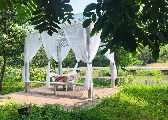 Billina Private Boutique Garden Cottage