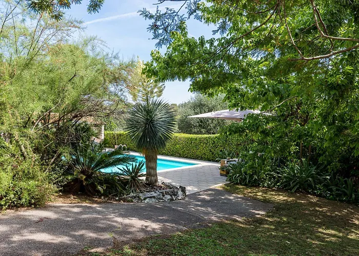 Private & Comfortable Stone Villa With Pool