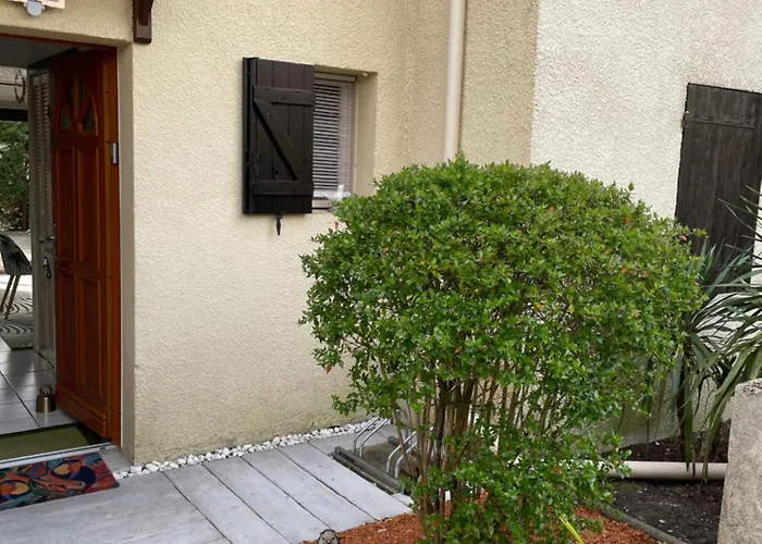 Jolie Maison Au Golf