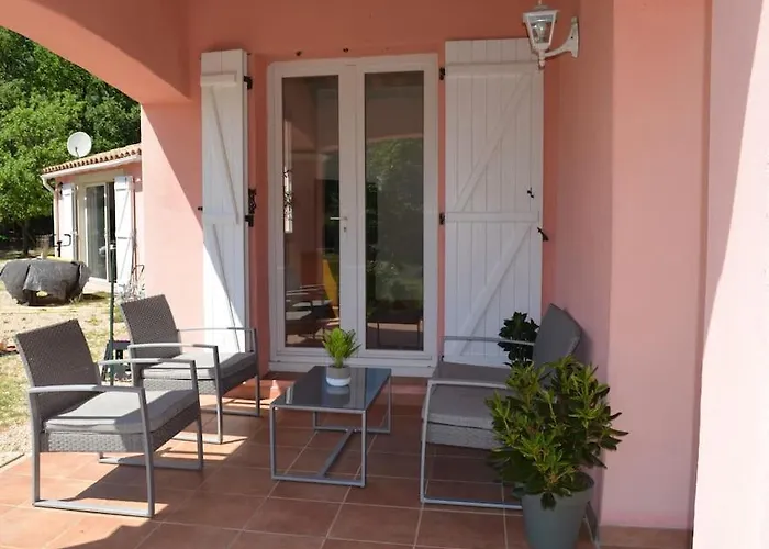 Flayosquet - Calm And Authenticity In Provence