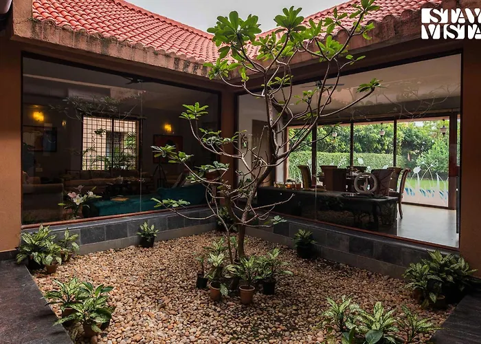 Stayvista Ishva Bungalow With Pool & Lawn