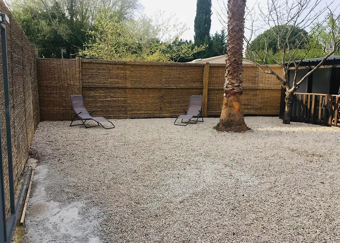 Mobil-home avec grand jardin
