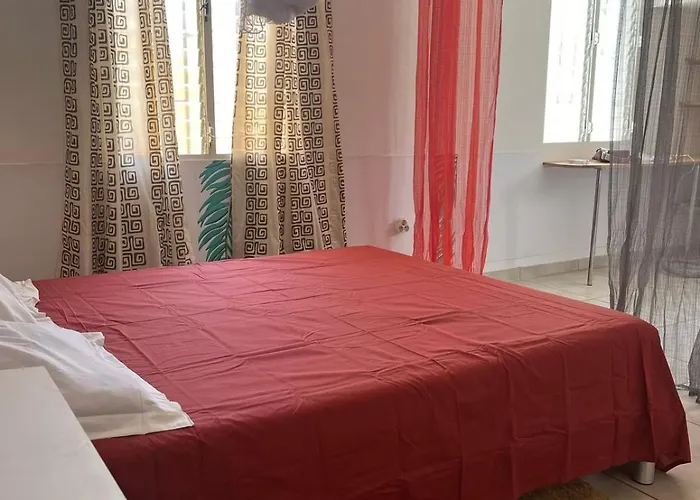 La maison de Vénus - Petite maison créole à 3 min du front de mer - proche de la plage de la Pointe Faula - kitesurf et activités nautiques