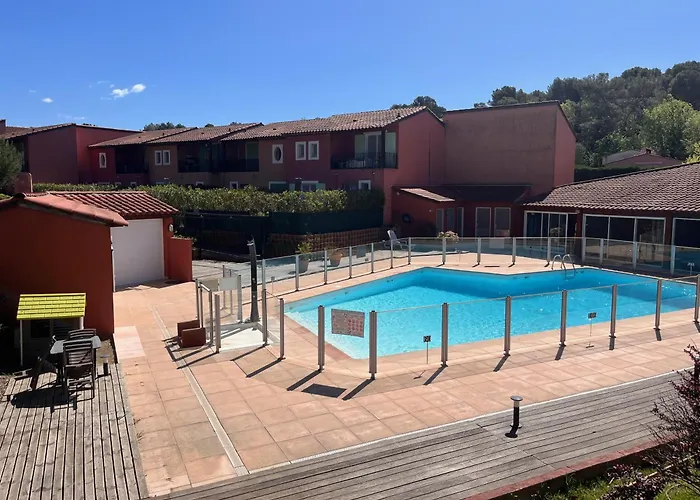 Villa climatisée avec piscine, terrasse&parking, Proche Cannes