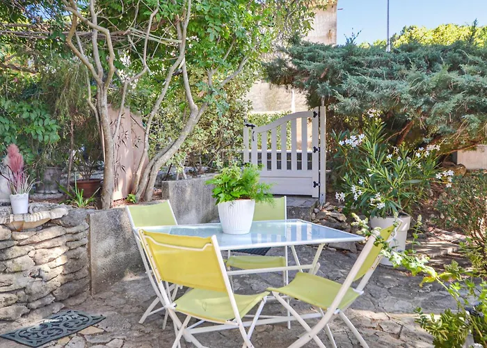 Gorgeous Home In Entrechaux