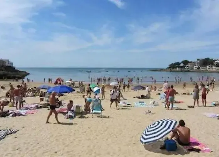 Studio maisonnette 200 m de la plage tout à pieds