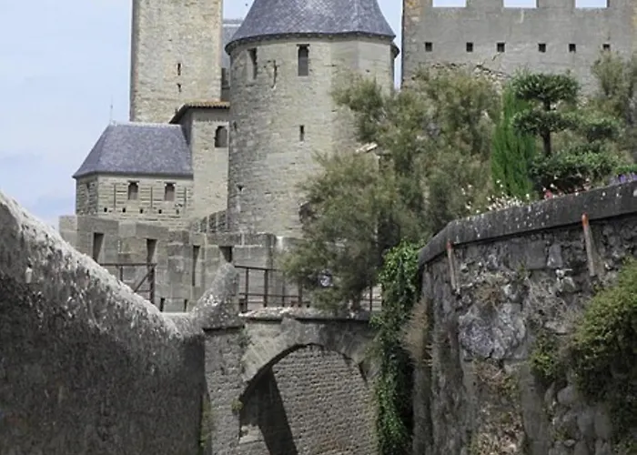 Le Logis des Remparts Coeur de la Cité médiévale, Jardin privé