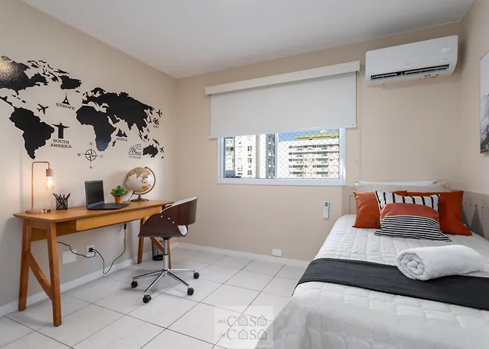 2 Quartos com Varanda a 300m RioCentro Wi-Fi 120mbps e Cozinha Completa - Condomínio com Piscina, Estacionamento, Portaria 24h e Parquinho Infantil - Apartamento indicado para Grupos, Hóspedes a Trabalho e Crianças