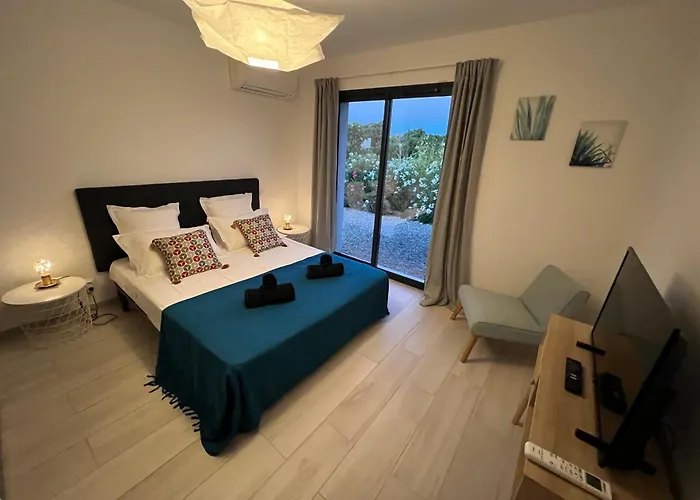 Cala Rossa, Pinarello, Saint Cyprien - La Villa D'Alice