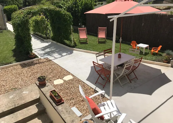 Maison rénovée avec jardin, proche du centre, pour 6 pers, Châteauroux - FR-1-591-578